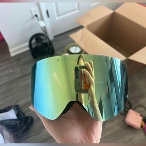 Blenders Snowboarding/ Skiing Goggles